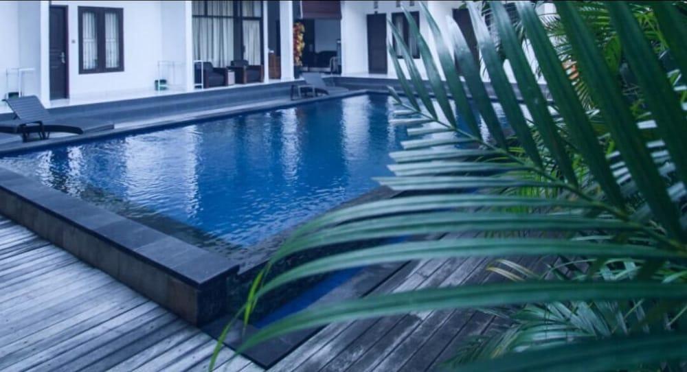 Seminyak Point Guest House Bagian luar foto