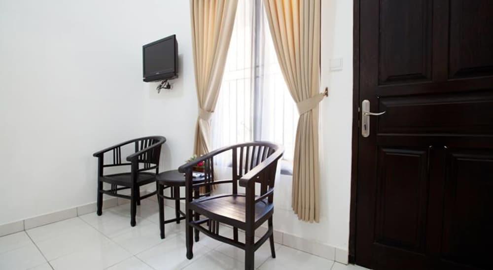 Seminyak Point Guest House Bagian luar foto