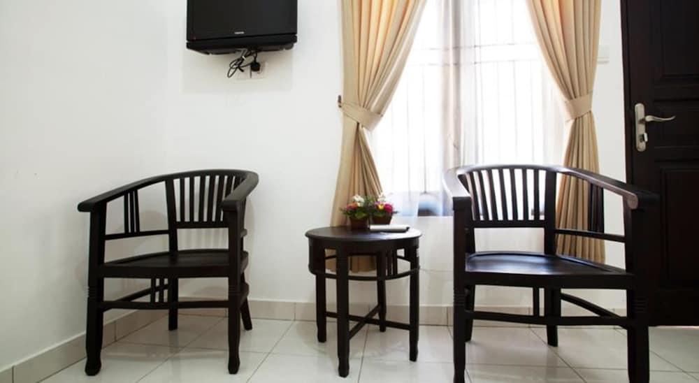 Seminyak Point Guest House Bagian luar foto