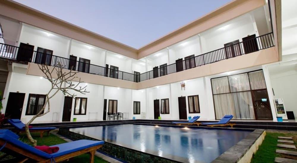 Seminyak Point Guest House Bagian luar foto