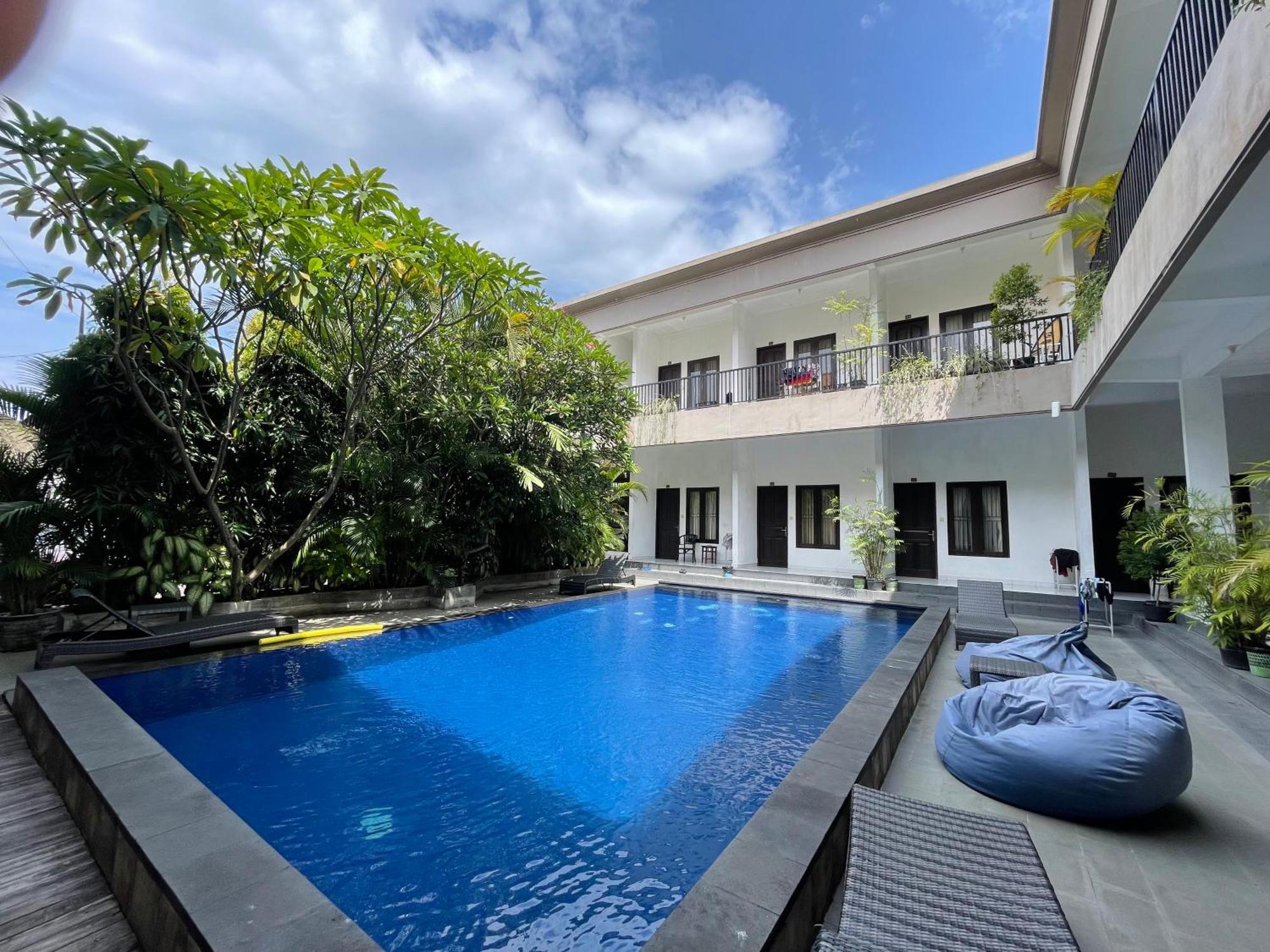 Seminyak Point Guest House Bagian luar foto