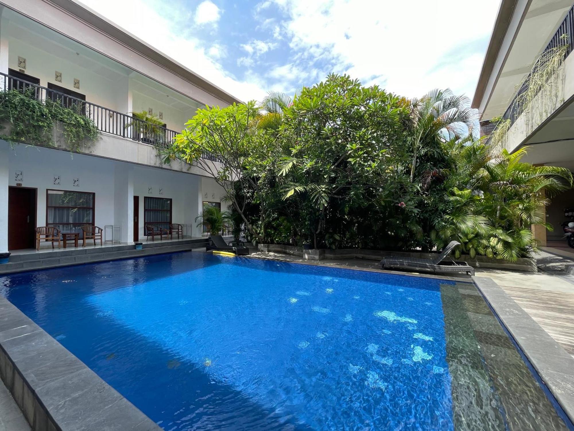 Seminyak Point Guest House Bagian luar foto