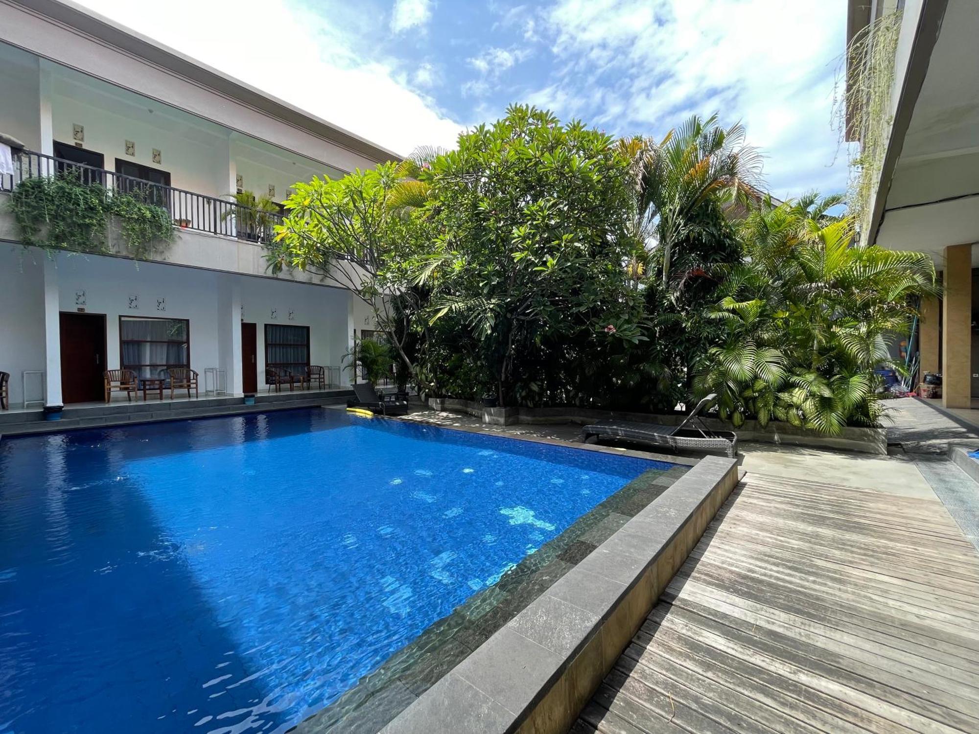 Seminyak Point Guest House Bagian luar foto