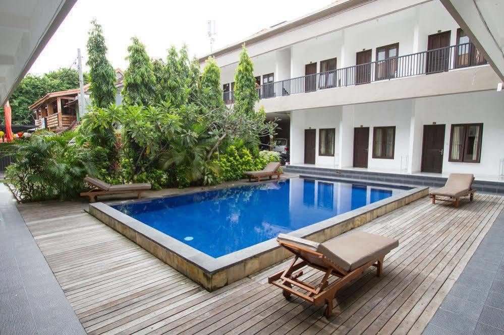 Seminyak Point Guest House Bagian luar foto
